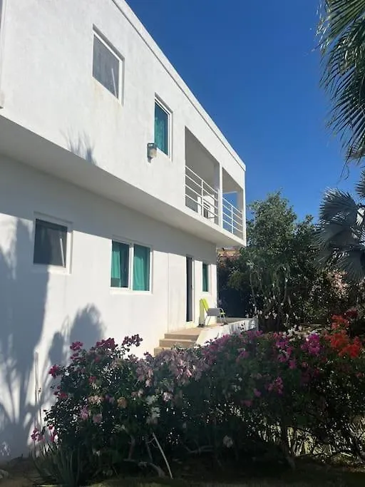 Whispering Clouds Beach House Sandy Ground 0*,